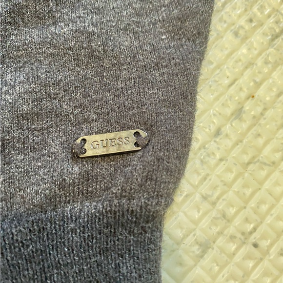 Vintage Guess oversized cropped sweater size xs - Picture 2 of 4